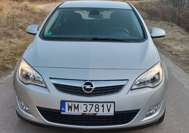 OPEL Astra 1.6 Automatik Cosmo