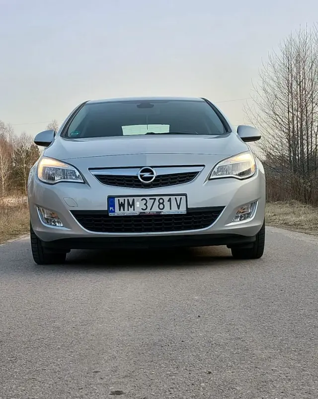 OPEL Astra 1.6 Automatik Cosmo