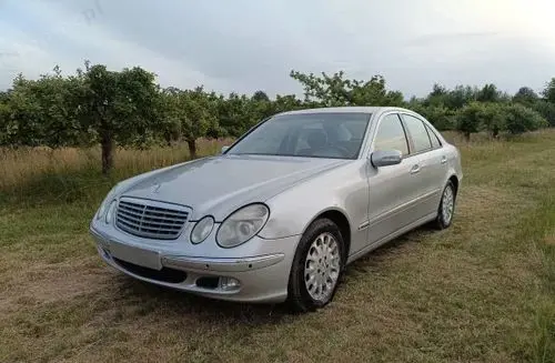 MERCEDES-BENZ E 