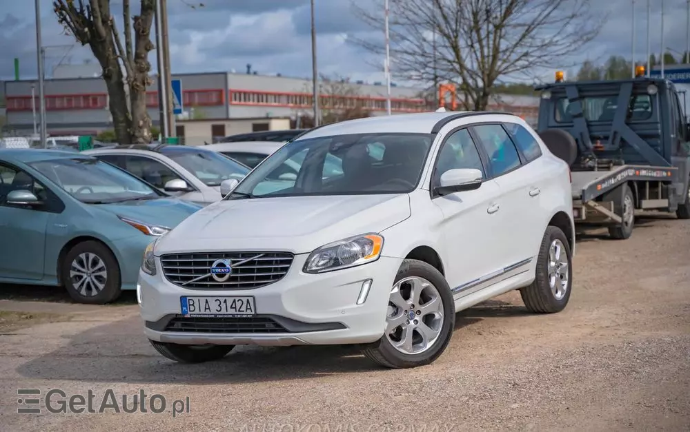 VOLVO XC 60 T5 Momentum