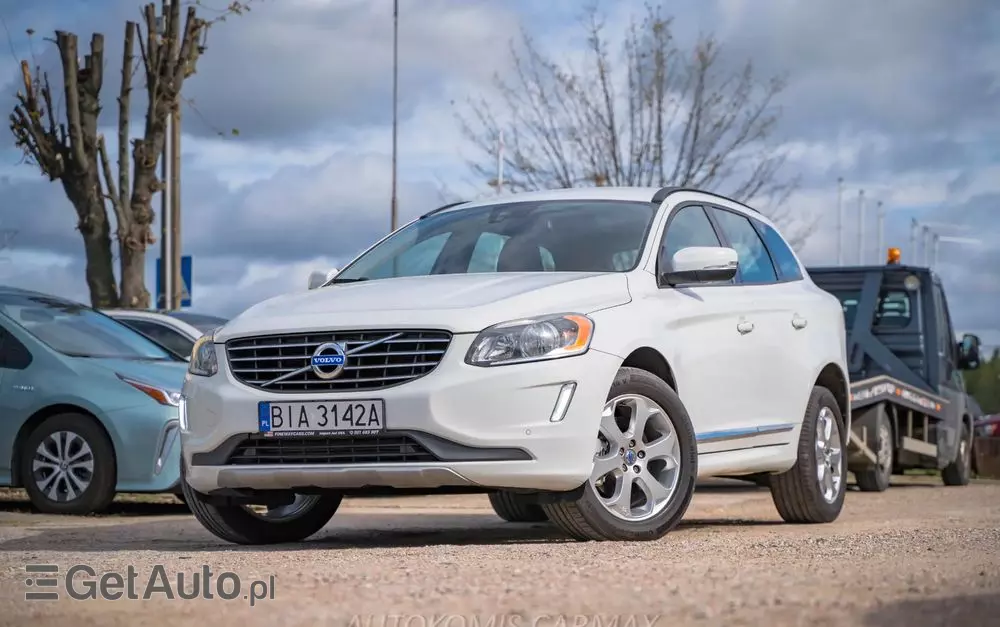 VOLVO XC 60 T5 Momentum