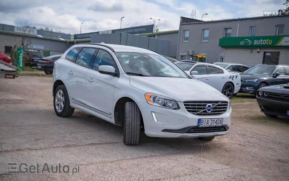 VOLVO XC 60 T5 Momentum