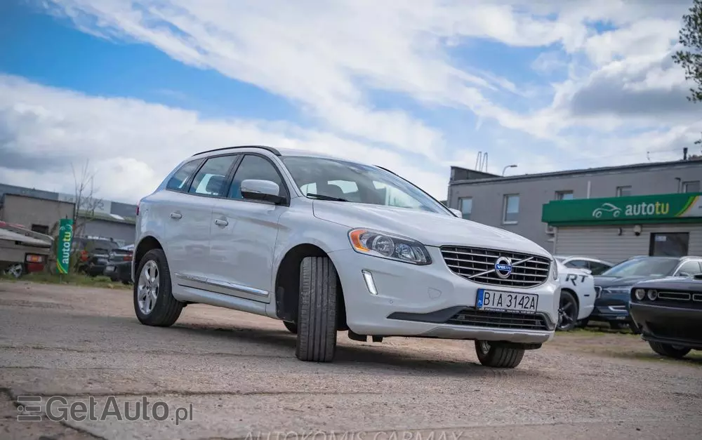 VOLVO XC 60 T5 Momentum