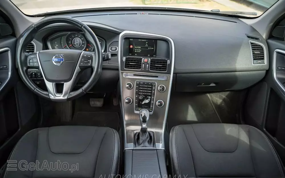 VOLVO XC 60 T5 Momentum