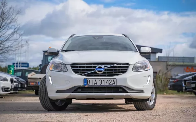 VOLVO XC 60 T5 Momentum