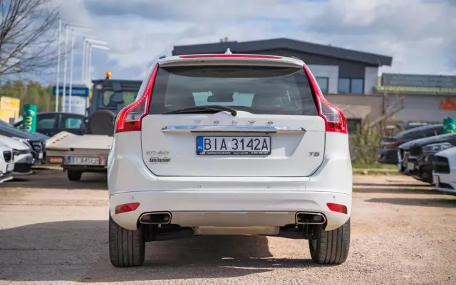 VOLVO XC 60 T5 Momentum