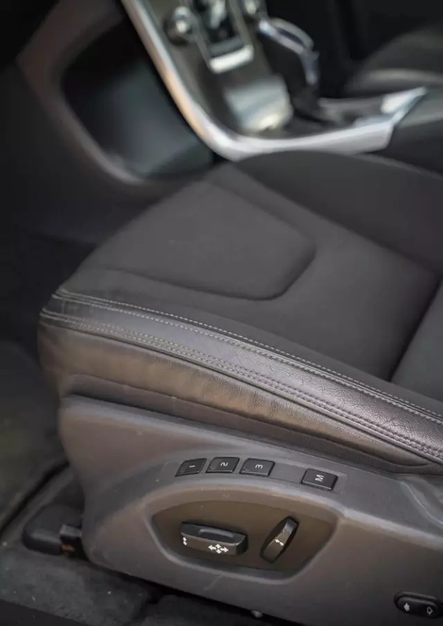 VOLVO XC 60 T5 Momentum