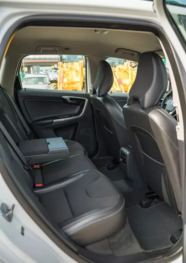 VOLVO XC 60 T5 Momentum