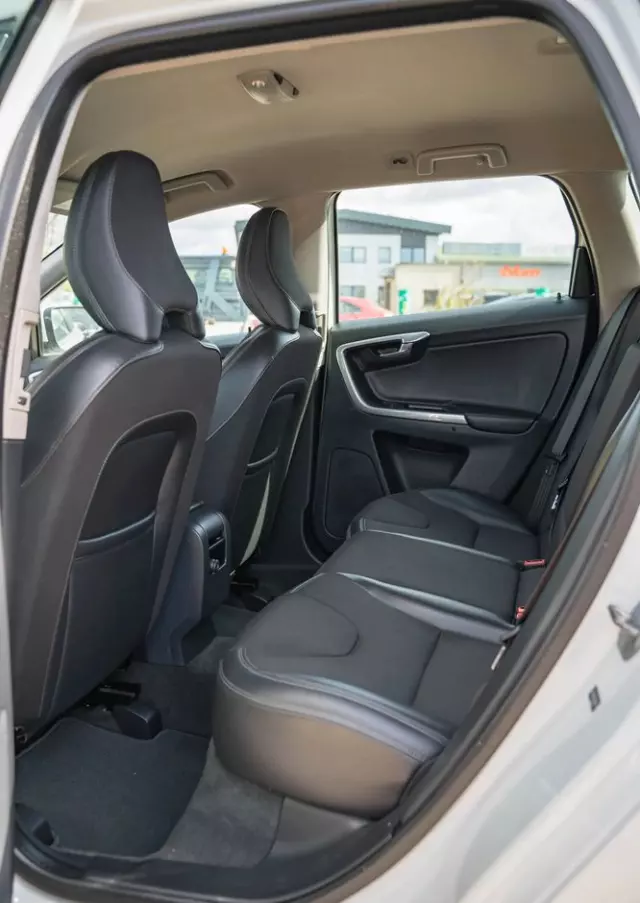 VOLVO XC 60 T5 Momentum