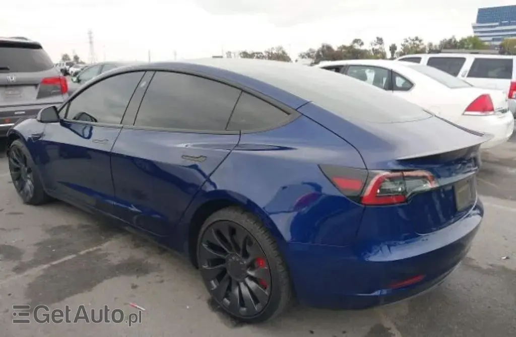 TESLA Model 3 