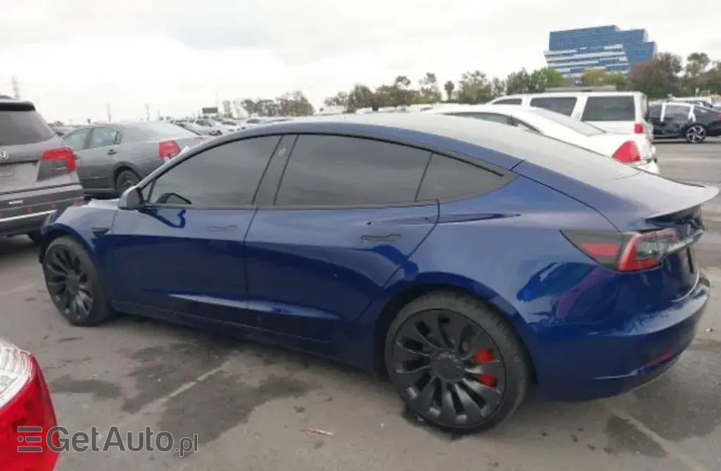 TESLA Model 3 