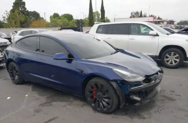 TESLA Model 3 