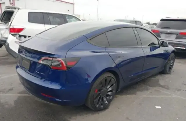 TESLA Model 3 