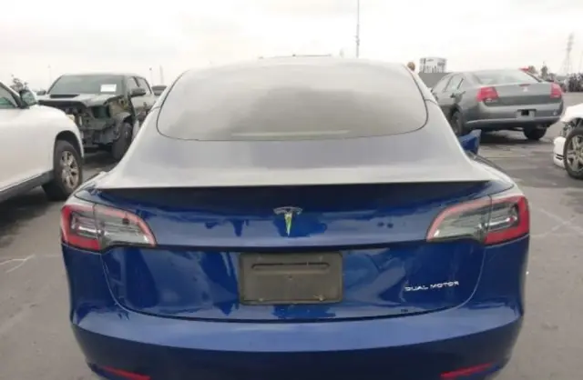 TESLA Model 3 