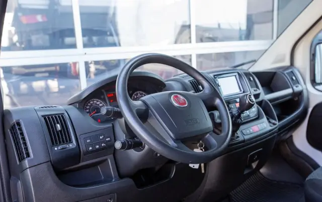 FIAT Ducato 2.3 KONTENER + WINDA dHollandia 750kg 