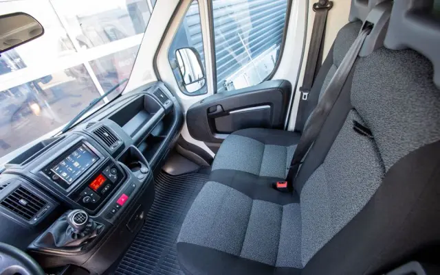 FIAT Ducato 2.3 KONTENER + WINDA dHollandia 750kg 