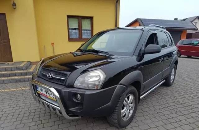 HYUNDAI Tucson 