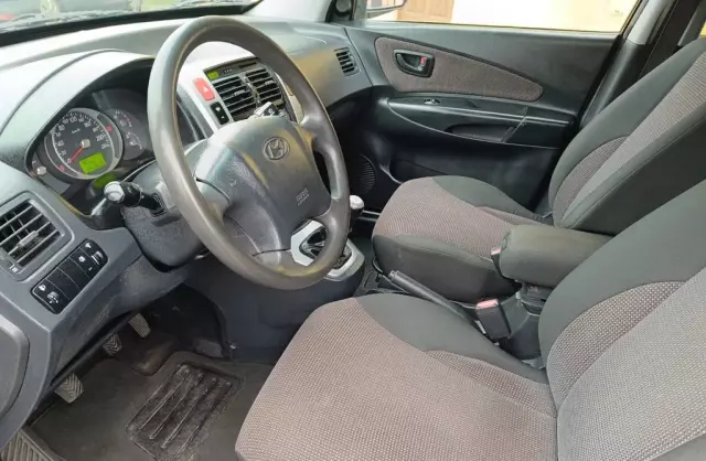 HYUNDAI Tucson 