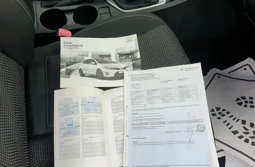 TOYOTA Auris 
