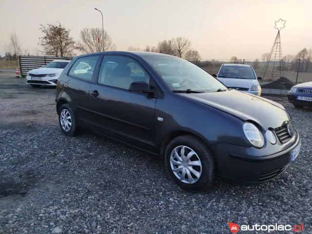 VOLKSWAGEN Polo 