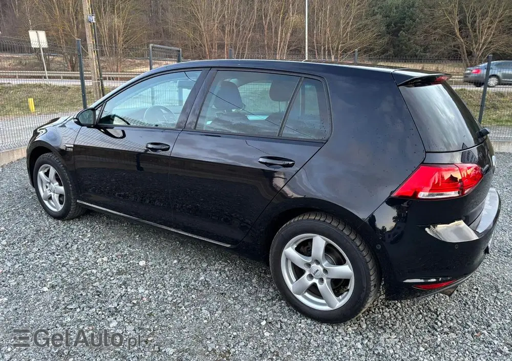 VOLKSWAGEN Golf 1.2 TSI BlueMotion Technology Cup