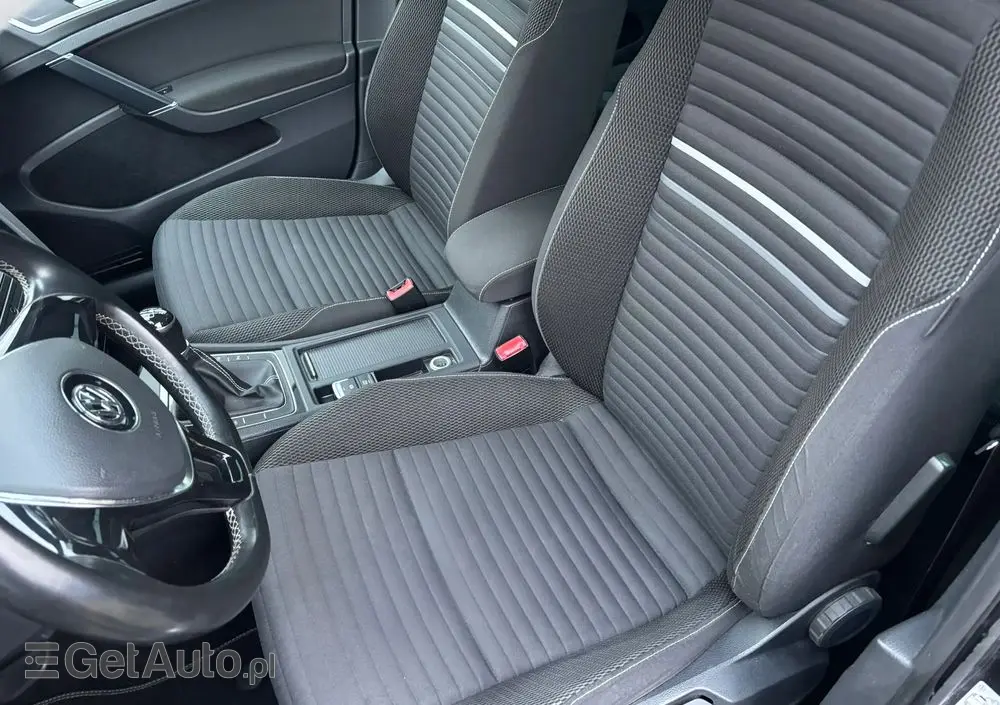 VOLKSWAGEN Golf 1.2 TSI BlueMotion Technology Cup