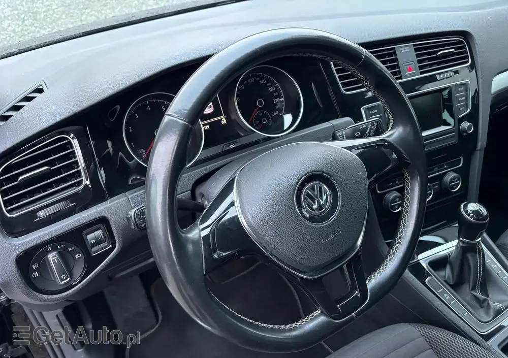VOLKSWAGEN Golf 1.2 TSI BlueMotion Technology Cup