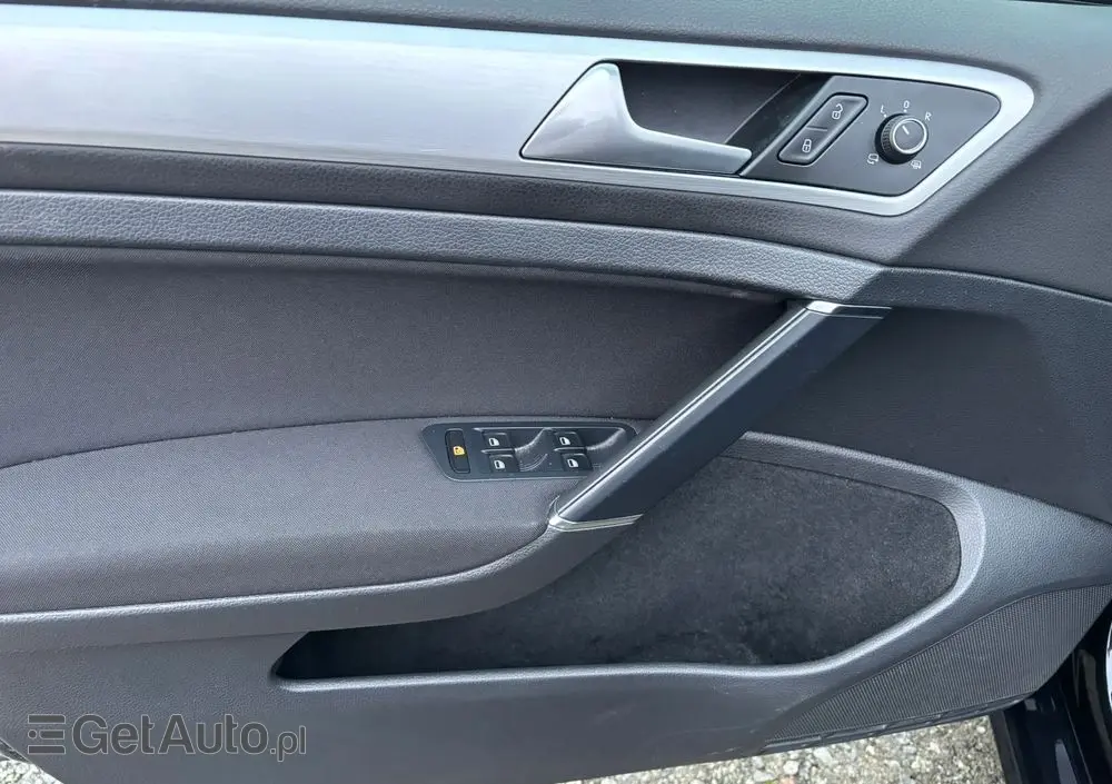 VOLKSWAGEN Golf 1.2 TSI BlueMotion Technology Cup