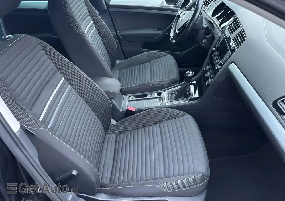 VOLKSWAGEN Golf 1.2 TSI BlueMotion Technology Cup