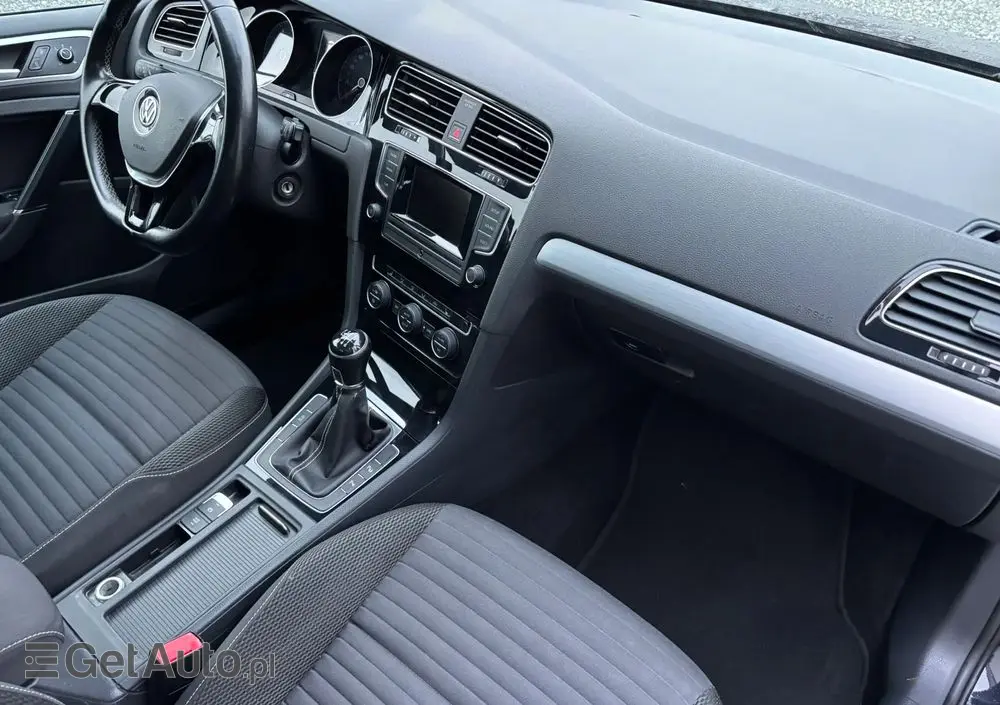 VOLKSWAGEN Golf 1.2 TSI BlueMotion Technology Cup