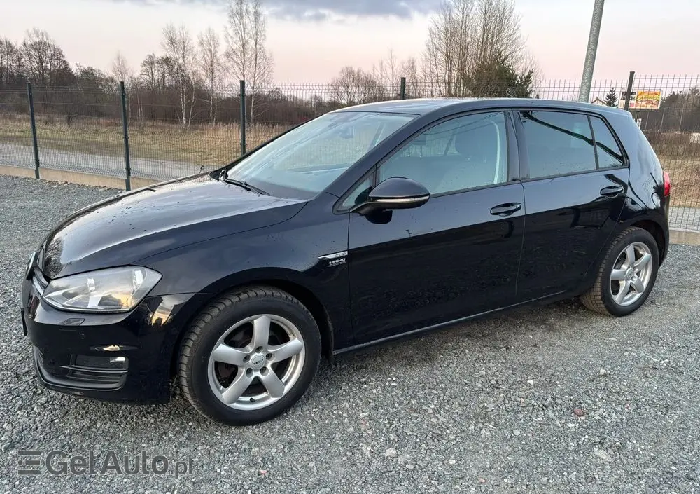VOLKSWAGEN Golf 1.2 TSI BlueMotion Technology Cup