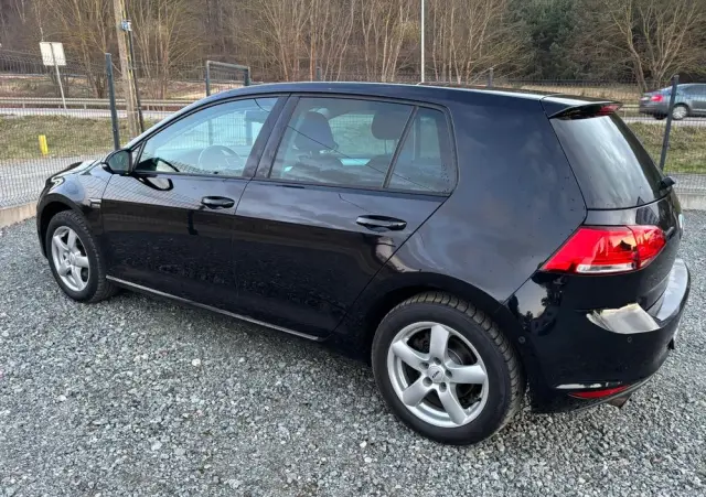 VOLKSWAGEN Golf 1.2 TSI BlueMotion Technology Cup