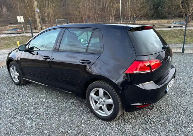 VOLKSWAGEN Golf 1.2 TSI BlueMotion Technology Cup