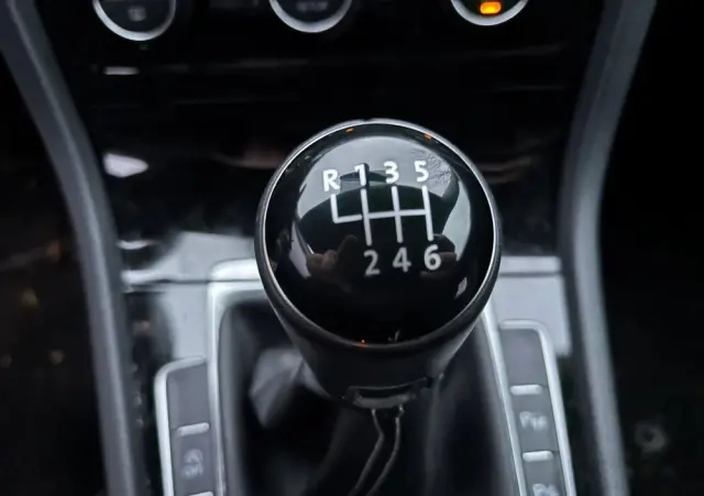 VOLKSWAGEN Golf 1.2 TSI BlueMotion Technology Cup