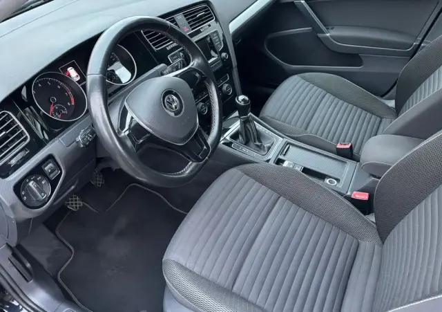 VOLKSWAGEN Golf 1.2 TSI BlueMotion Technology Cup