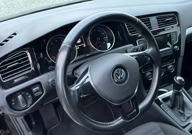 VOLKSWAGEN Golf 1.2 TSI BlueMotion Technology Cup