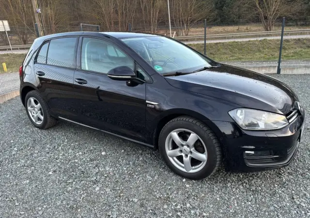 VOLKSWAGEN Golf 1.2 TSI BlueMotion Technology Cup