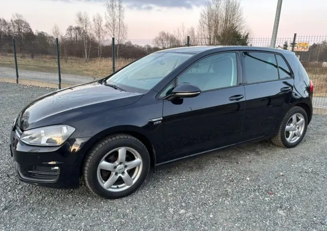 VOLKSWAGEN Golf 1.2 TSI BlueMotion Technology Cup