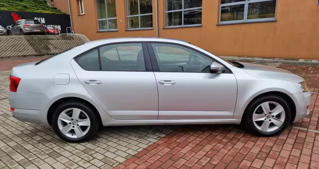 SKODA Octavia 1.6 TDI Elegance