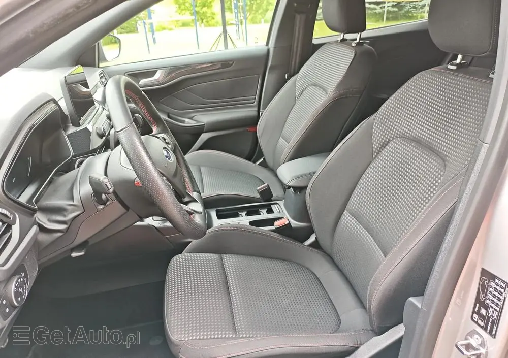 FORD Focus 1.0 EcoBoost mHEV ST-Line X