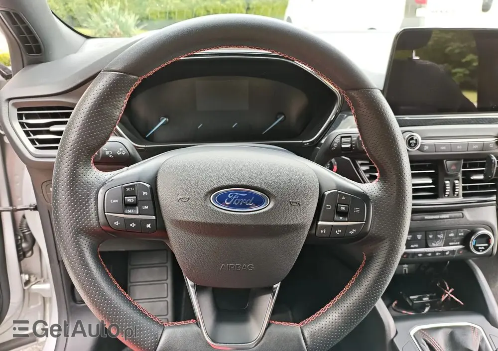 FORD Focus 1.0 EcoBoost mHEV ST-Line X