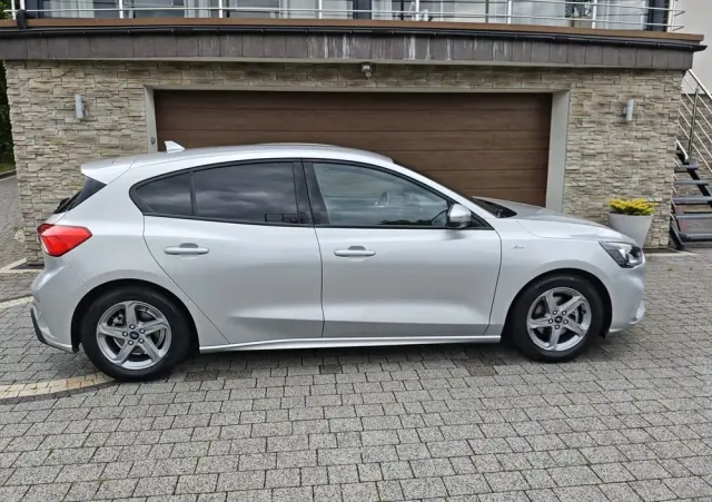 FORD Focus 1.0 EcoBoost mHEV ST-Line X
