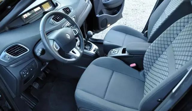 RENAULT Scenic 