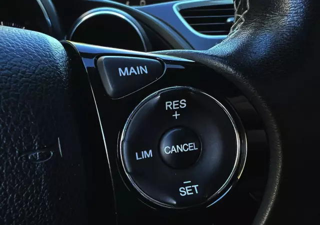 HONDA Civic 1.8 i-VTEC Automatik Elegance