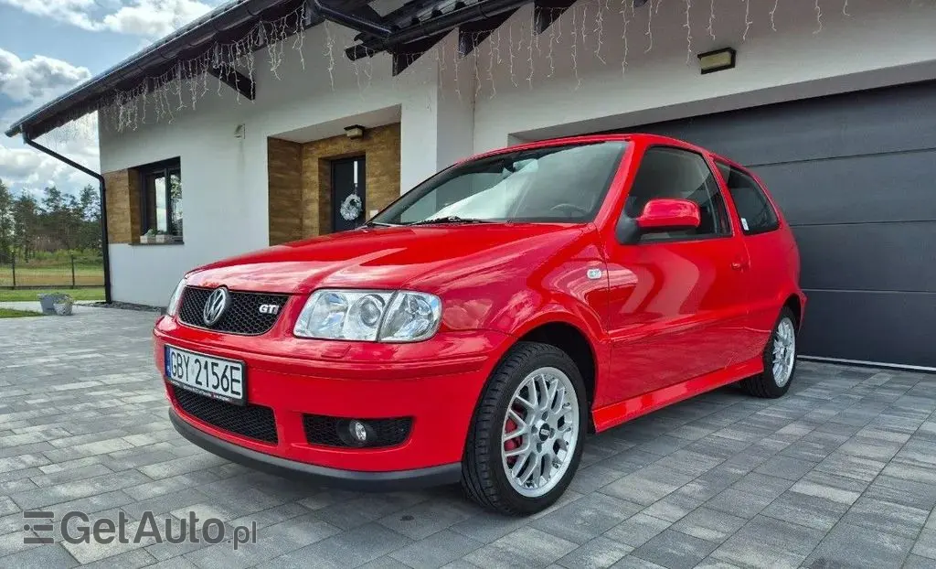 VOLKSWAGEN Polo 