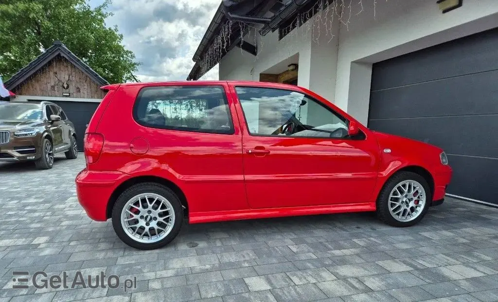 VOLKSWAGEN Polo 