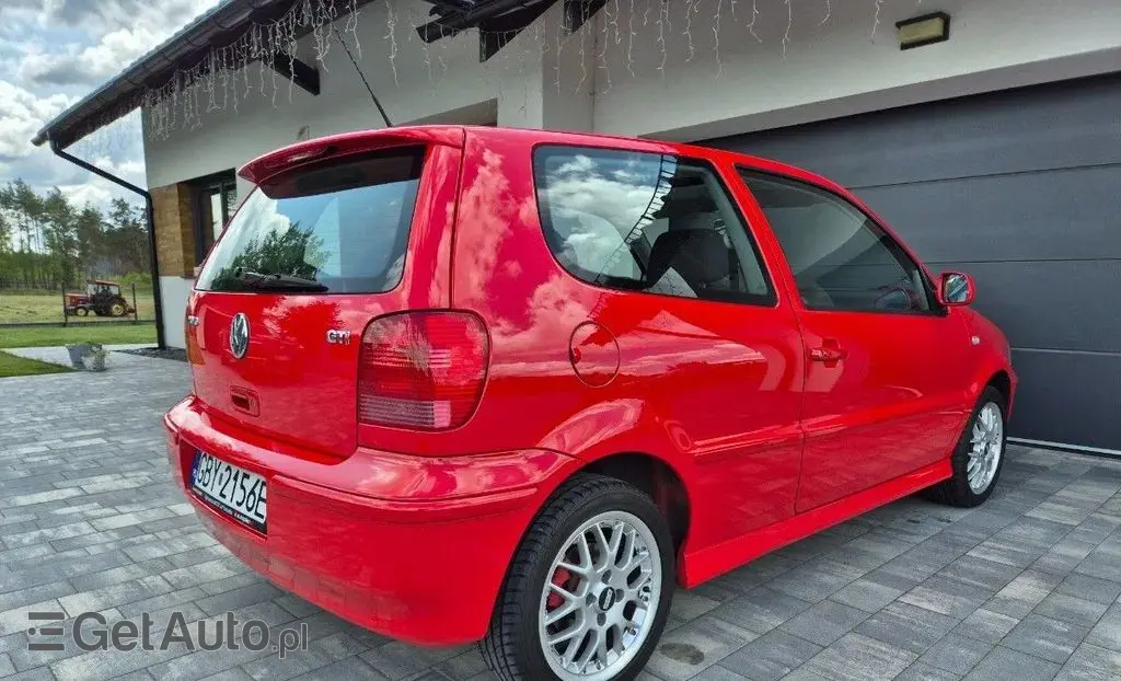 VOLKSWAGEN Polo 