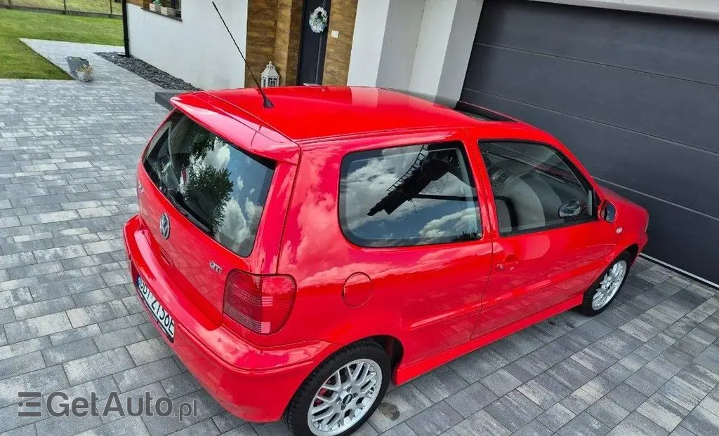 VOLKSWAGEN Polo 