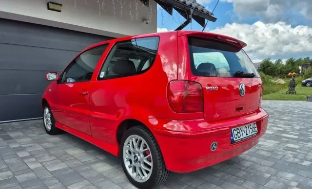 VOLKSWAGEN Polo 