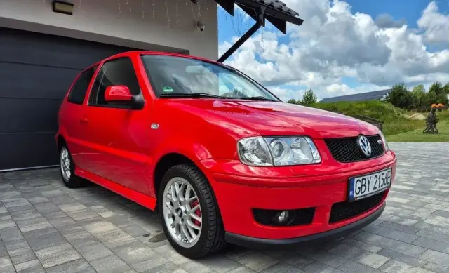 VOLKSWAGEN Polo 